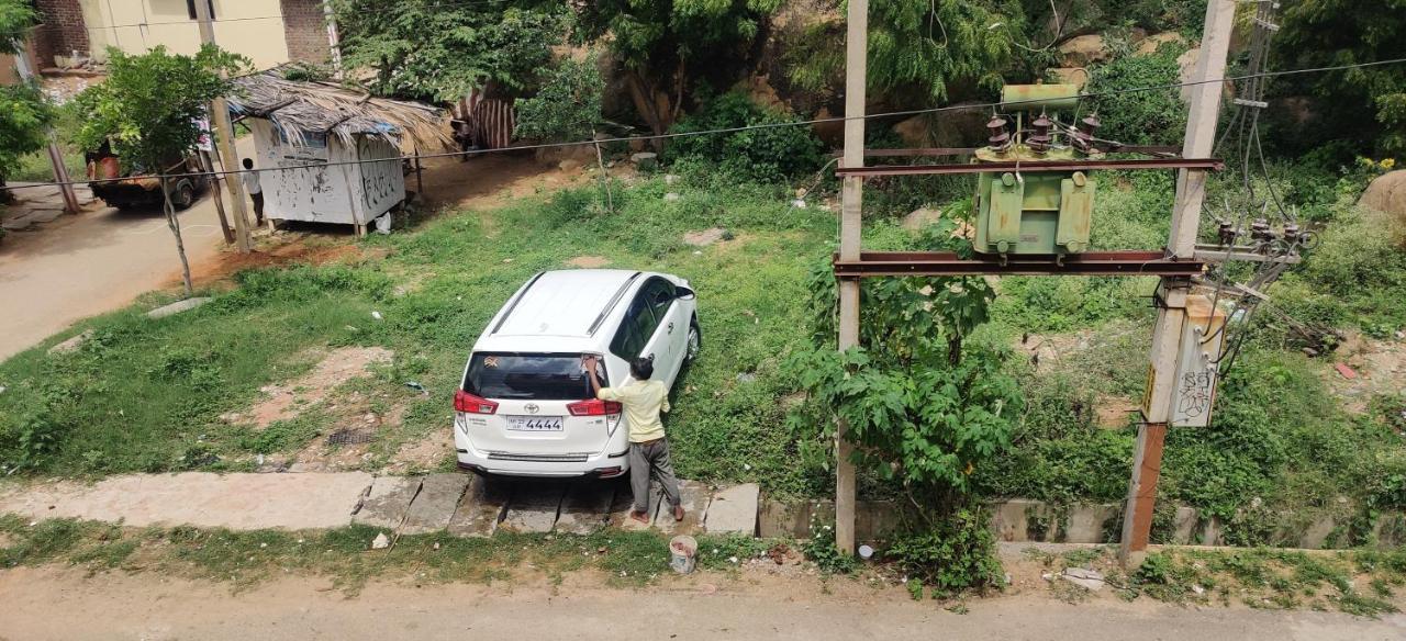 Akash Homestay Hampi Eksteriør bilde