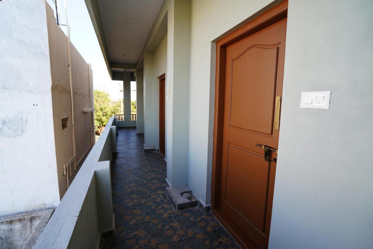 Akash Homestay Hampi Eksteriør bilde